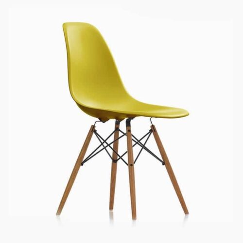 Alternative view of Eames plastic side chair